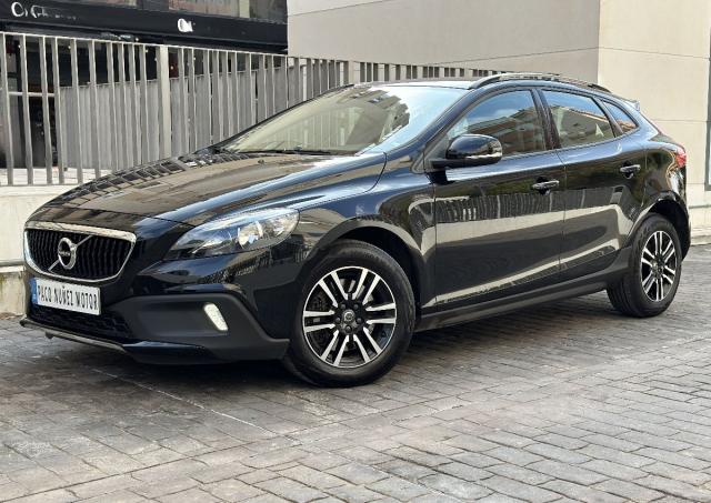 VOLVO – V40 Cross Country – D3 Geartronic Momentum