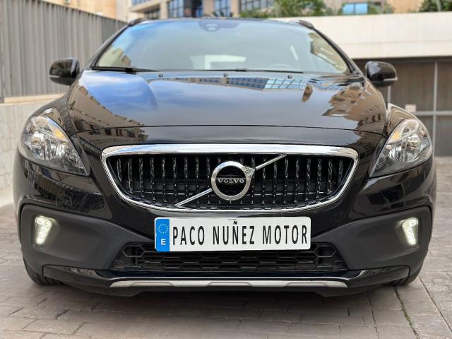 VOLVO – V40 Cross Country – D3 Geartronic Momentum