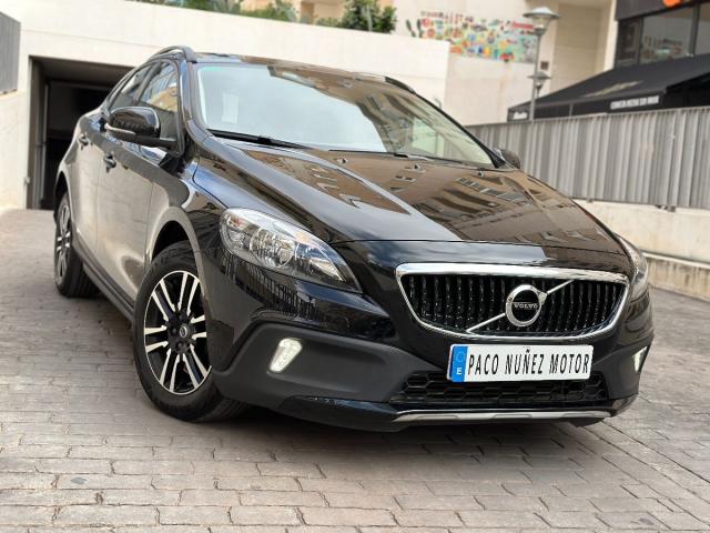 VOLVO – V40 Cross Country – D3 Geartronic Momentum