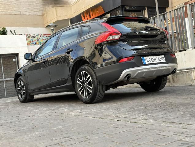 VOLVO – V40 Cross Country – D3 Geartronic Momentum