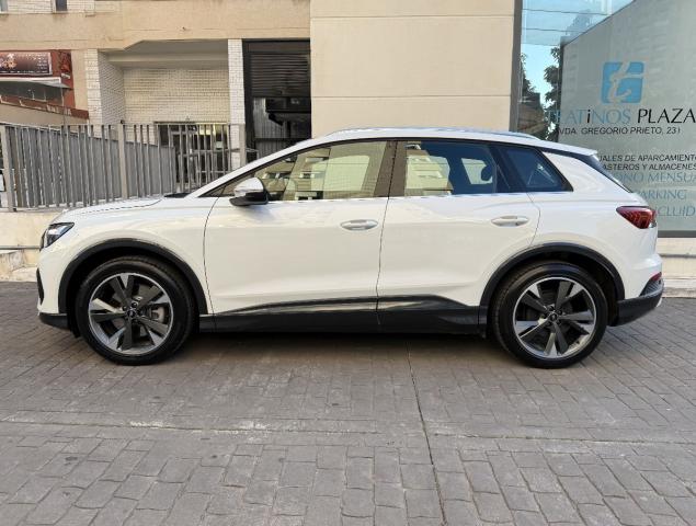 AUDI Q4 40 e-tron