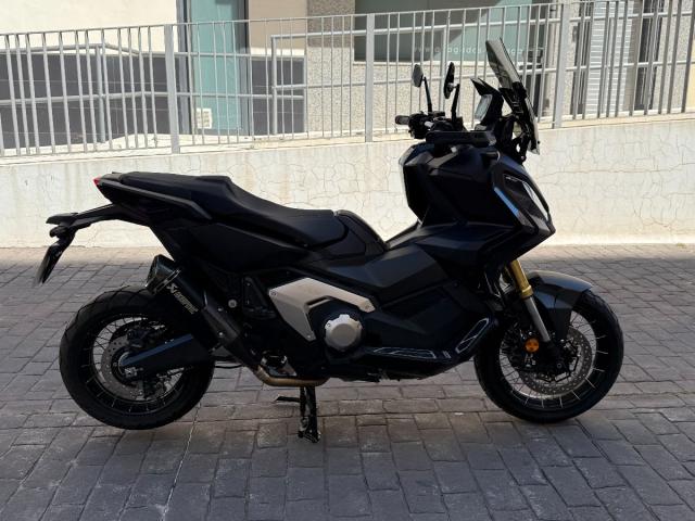 Honda X-ADV 750 -VENDIDA-