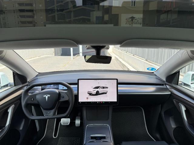 TESLA Model Y Performance 4WD