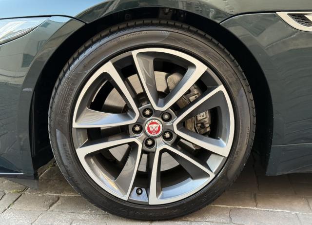 JAGUAR F-Type Coupé R-Dynamic 2.0 I4 300Cv Aut. 8 vel.-VENDIDO-