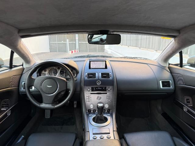 ASTON MARTIN – V8 Vantage