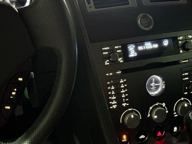 ASTON MARTIN – V8 Vantage
