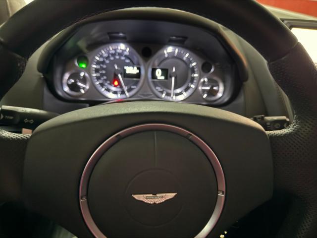ASTON MARTIN – V8 Vantage