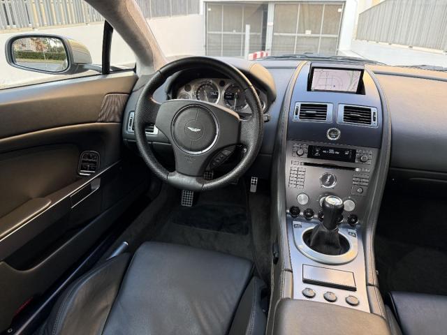 ASTON MARTIN – V8 Vantage