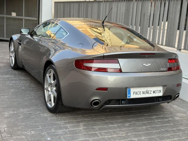 ASTON MARTIN – V8 Vantage