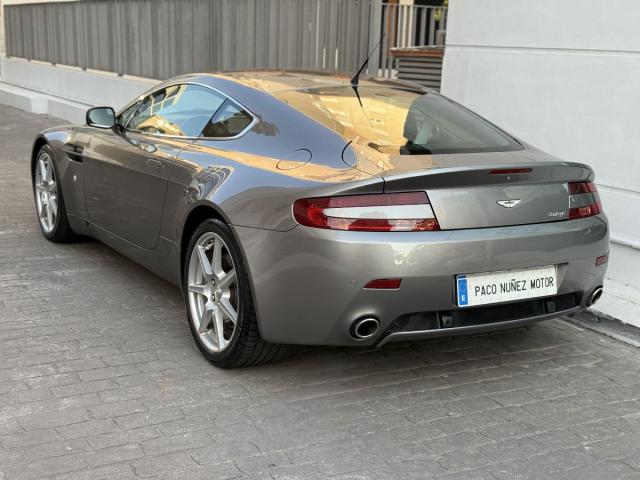 ASTON MARTIN – V8 Vantage