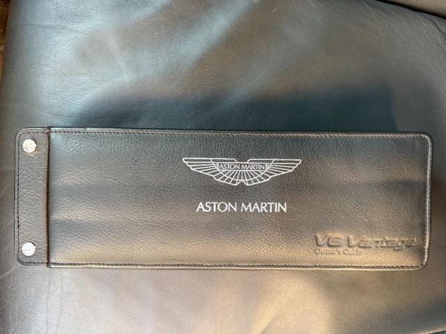 ASTON MARTIN – V8 Vantage