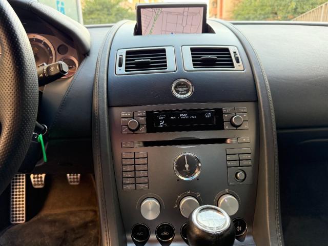 ASTON MARTIN – V8 Vantage