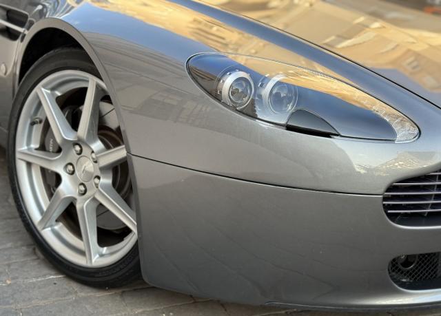 ASTON MARTIN – V8 Vantage