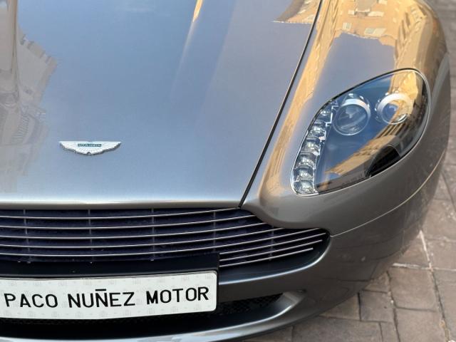 ASTON MARTIN – V8 Vantage