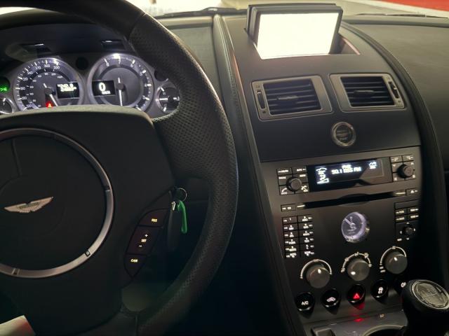 ASTON MARTIN – V8 Vantage