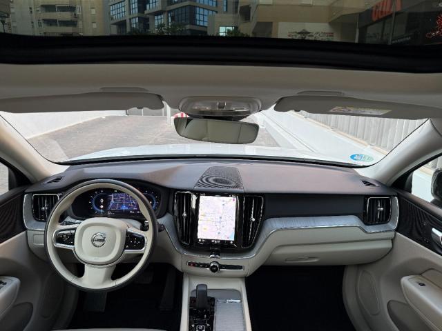 XC60 Plus B4 D Ultimate Dark Aut.