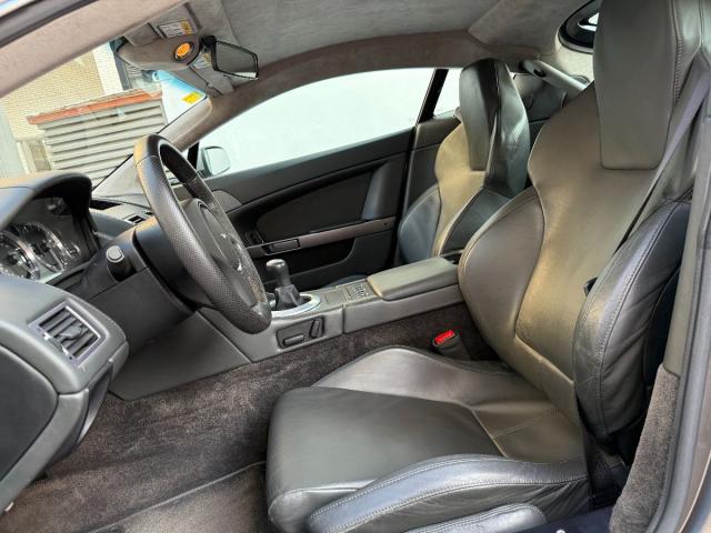 ASTON MARTIN – V8 Vantage -VENDIDO-