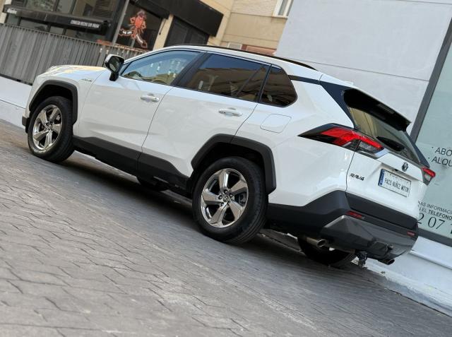 TOYOTA – RAV4 – Hybrid 220H 4×4 Advance