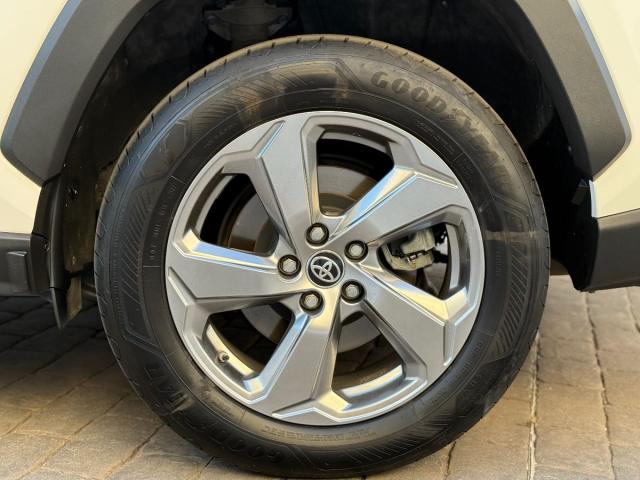 TOYOTA – RAV4 – Hybrid 220H 4×4 Advance