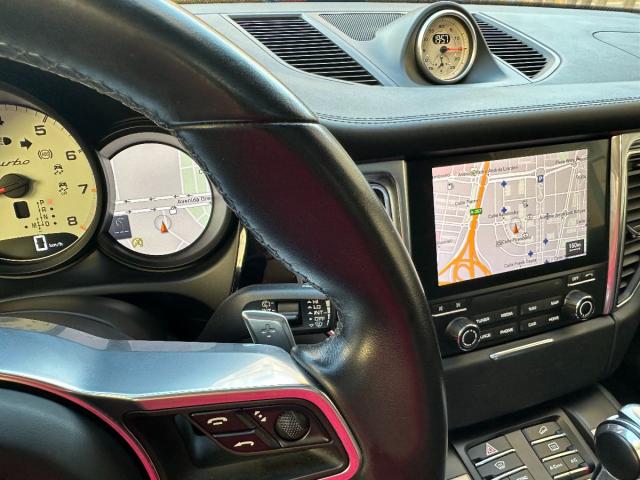 PORSCHE – Macan – Turbo