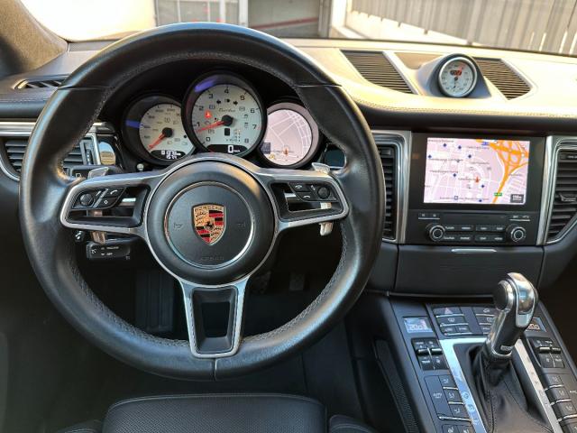 PORSCHE – Macan – Turbo