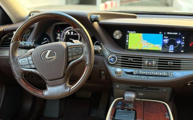 LEXUS – LS – 500h Executive 4WD