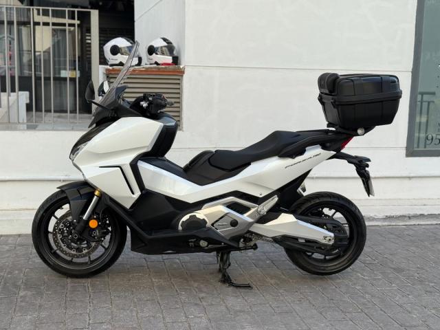 Honda Forza 750