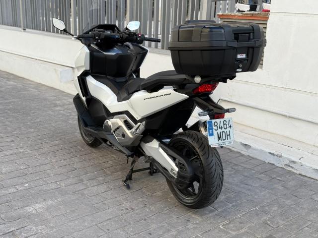 Honda Forza 750