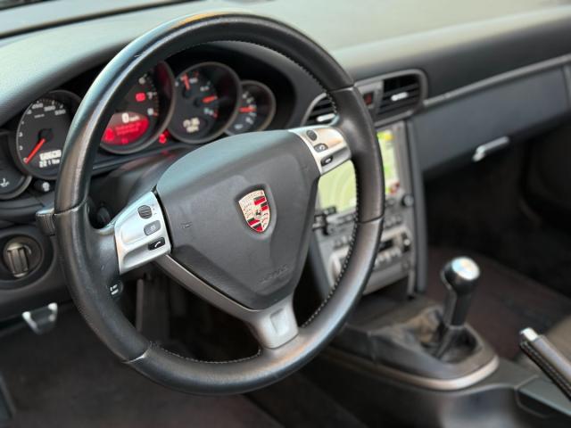 PORSCHE 911 Cabrio Carrera 4 – Manual (6vel.)