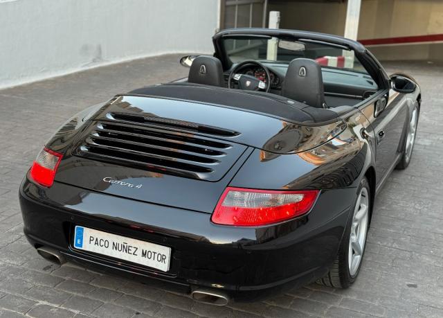PORSCHE 911 Cabrio Carrera 4 – Manual (6vel.)