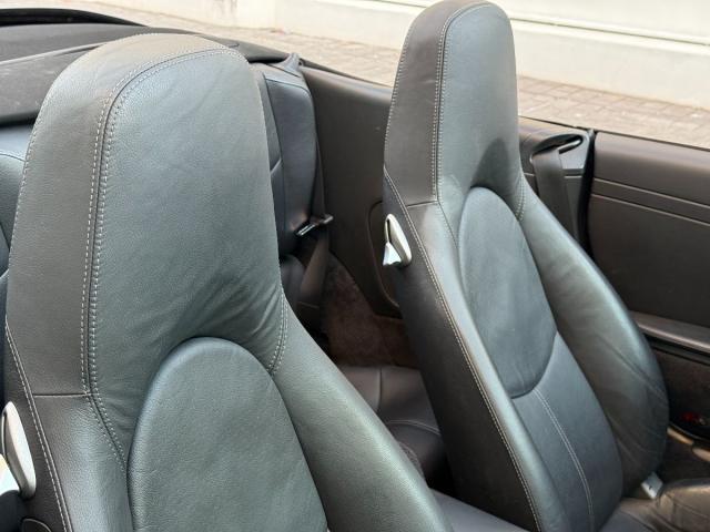 PORSCHE 911 Cabrio Carrera 4 – Manual (6vel.)