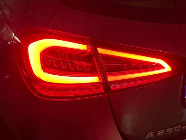 MERCEDES A 250 e HIBRIDO ENCHUFABLE