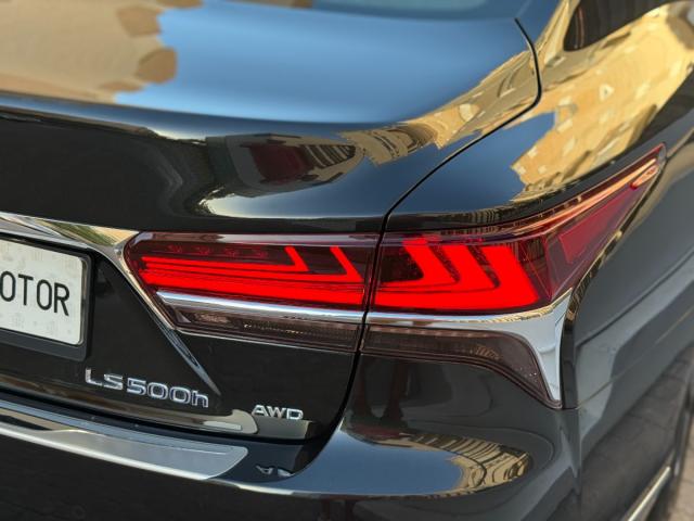 LEXUS – LS – 500h Executive 4WD