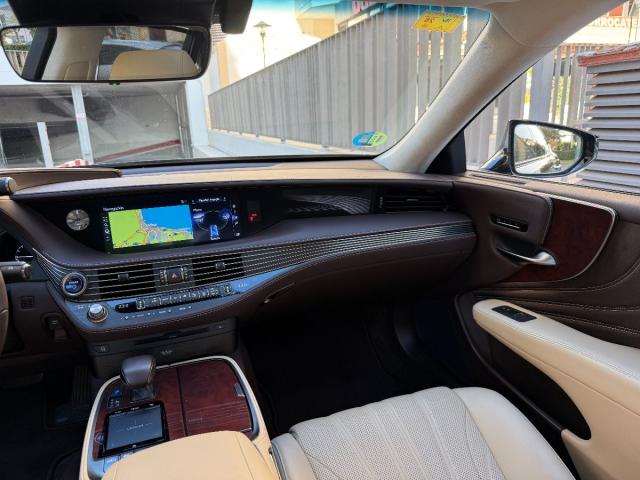 LEXUS – LS – 500h Executive 4WD