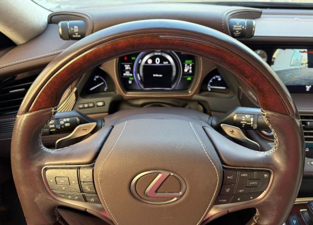 LEXUS – LS – 500h Executive 4WD