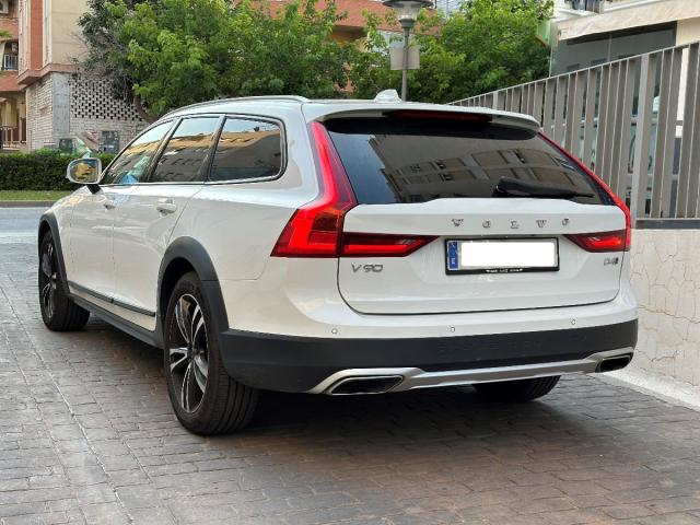 VOLVO – V90 Cross Country D4 AUT.