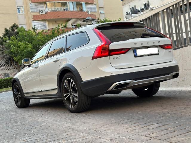 VOLVO – V90 Cross Country D4 AUT.