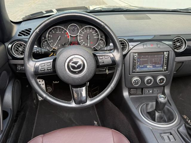 MAZDA MX5 Roadster Coupe Spring Special Edition