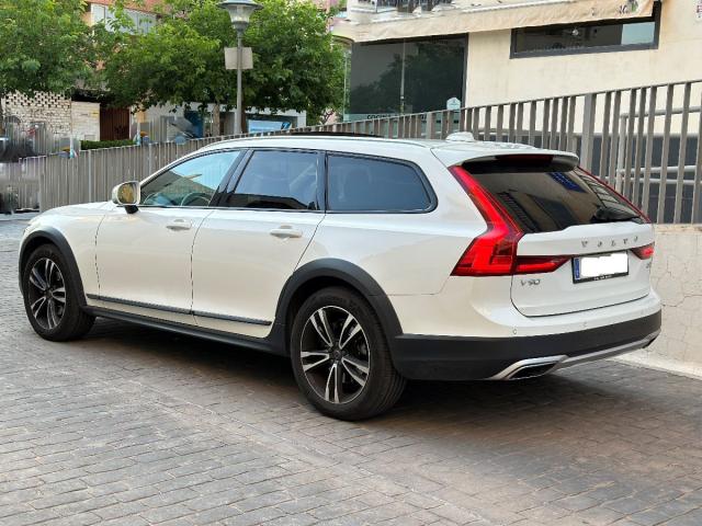 VOLVO – V90 Cross Country AWD D4 AUT. -VENDIDO-