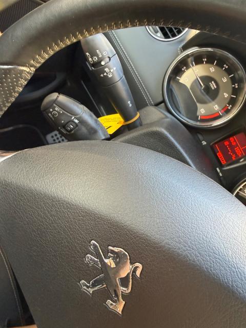 PEUGEOT – RCZ – 2.0 HDi 163Cv -VENDIDO-