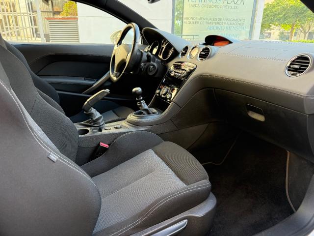 PEUGEOT – RCZ – 2.0 HDi 163Cv -VENDIDO-