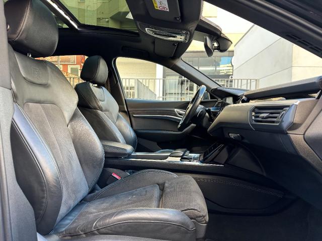 e-tron Sportback 50 quattro Black Line Edition